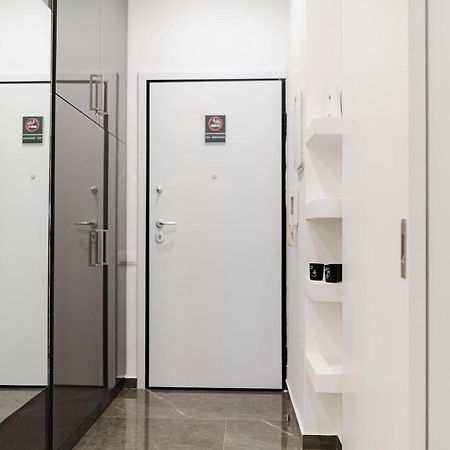 Larissa Railway &Metro Station Apartment Athena Bagian luar foto